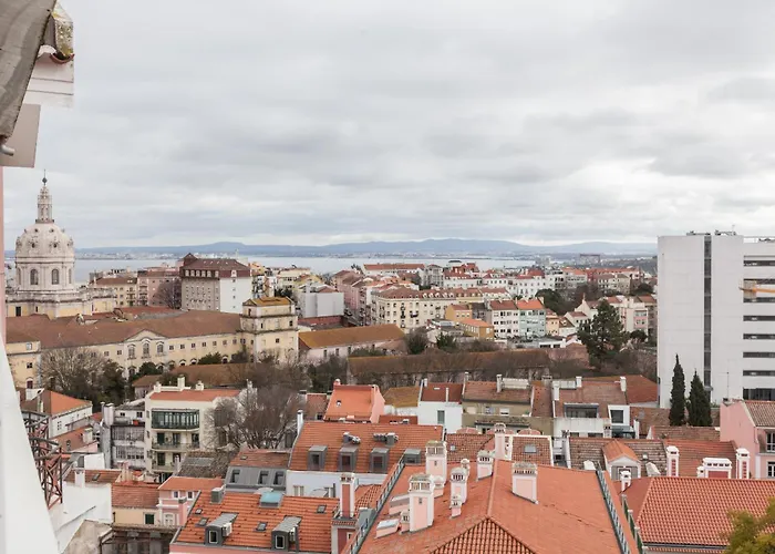 Flh Campo Ourique Apartment With View